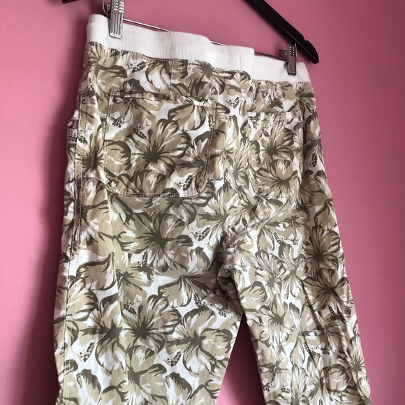 🔹2/$30🔹 Size 10 Floral Brown Capris - Picture 9 of 10